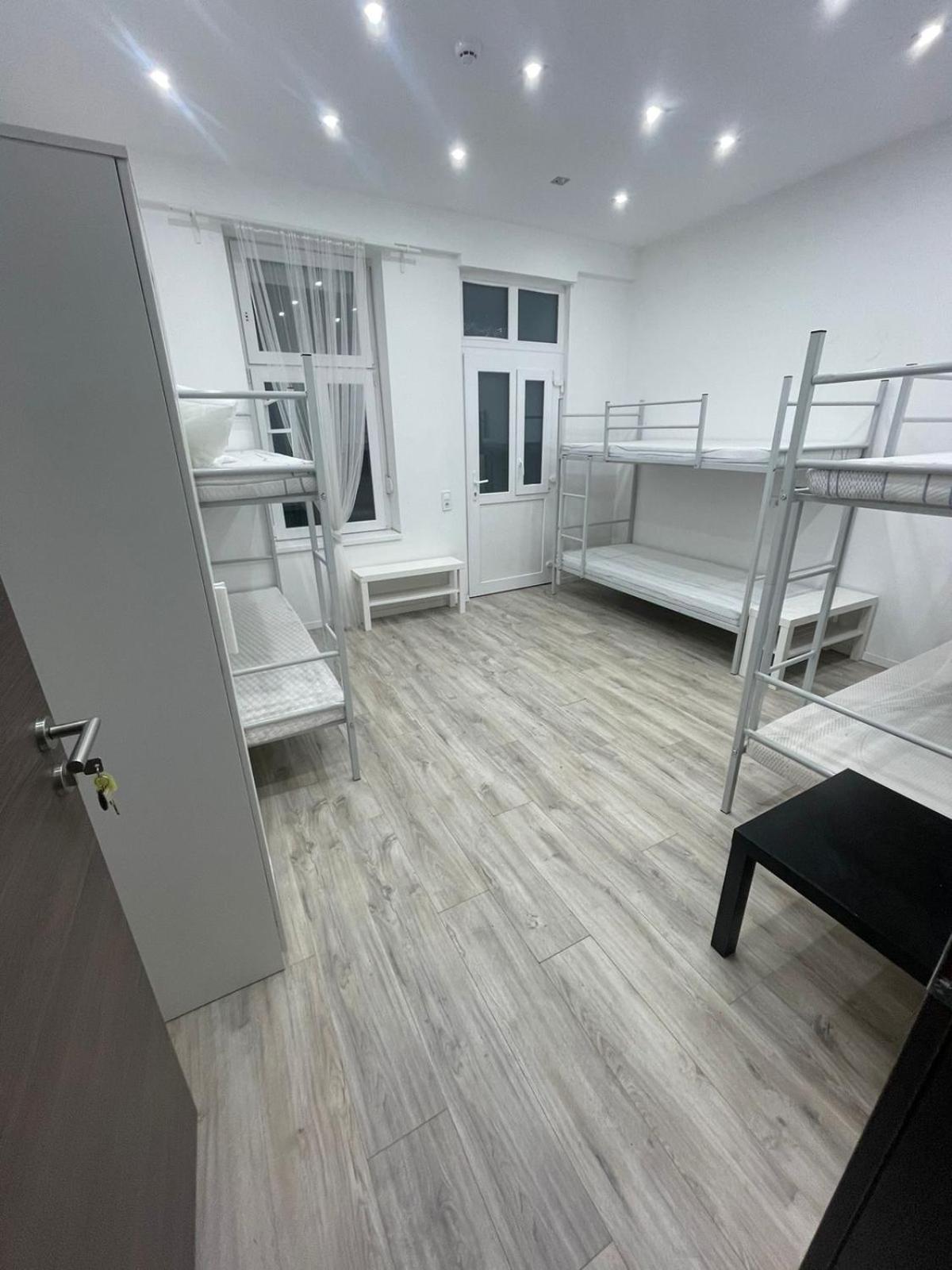 Golya Beds Free Parking Albergue Budapest Exterior foto